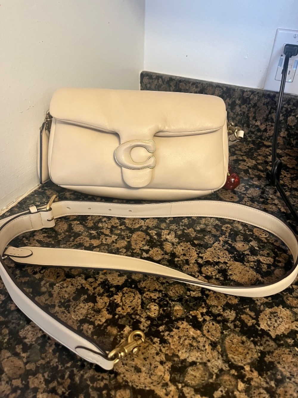 Coach Pillow Tabby 26 Leather Shoulder Bag Ivory - Picture 7 of 8